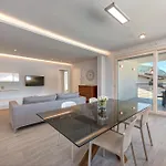 Villa Family Colico With Pool