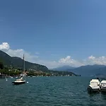 Una Finestra Sul Lago
