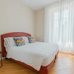 Loft Azalea, By R Collection Apartment