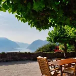 Panoramic Lakeview House Bellagio