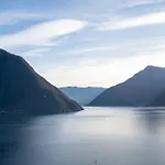 Splendida Casa Con Terrazza Vista Lago E 2 Garage