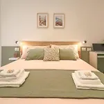 New Private Apt In Como A-C Self Check-In
