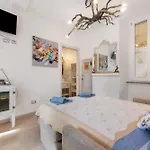 Kella\'S Holiday Home