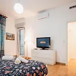 Sweethome Ampio Bilocale In Centro Con Parcheggio Gratuito Coperto Vicino A Stazione Como-Milano