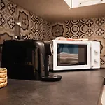 Sweethome Ampio Bilocale In Centro Con Parcheggio Gratuito Coperto Vicino A Stazione Como-Milano