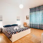 Sweethome Ampio Bilocale In Centro Con Parcheggio Gratuito Coperto Vicino A Stazione Como-Milano