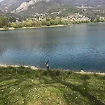 Iuli Lake Home Tra Lago E Montagna