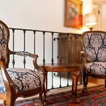 Lakefront 1800S Villa Private Dock, Art Luxury