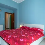 Niki\'S House
