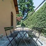 Beautiful Home Just Steps From The Lake