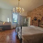Villa Lago Ground Floor- Pet Friendly Stay-Private Garden-Parking-Lake View - Bike Friendly Holiday House