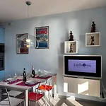 Apartment With Swimming Pool, Lake View, Parking - Larihome A72