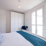 Lora Feathers Suite, Free Parking, Self Check In,4