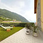 Like Heaven Argegno Pool & Lake View