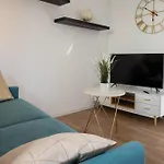 Lora Apartment,Free Private Parking, Self Check In,1