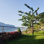 Mella House Garden Relax