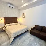 Living Lake Como-Rooms&Parking