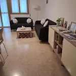 Lario Promenade: Family Friendly Apartment In Como