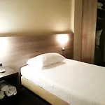 Hll Hotel Lungolago Lecco-Como Lake