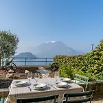 The Terrace On The Como Lake - Varenna Pino