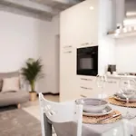 Astra-Timeless Elegance In Como City Center