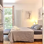 Blue Como Luxury Suite