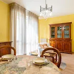 Spacious Apartment At Como Lake