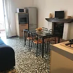 The Family House - Apartment With Balcony And Lake View