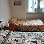 Rory House - Como