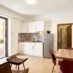2 Bedroom Apartment On The Lake