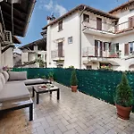 Dina\'S Flower House