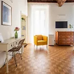 Charming Joivy Flat Next To Duomo Di Como