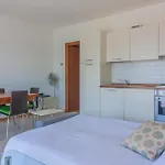 Golden View Apartment