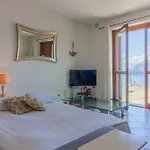 Golden View Apartment