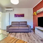 Lara\'S Home