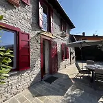 Ester Lakehouse, Graziosa Casa Indipendente