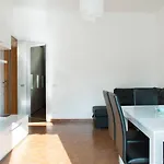 Wonderful Apartment On Lakeside