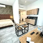 Living Lake Como-Rooms&Parking