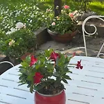 Nuova Casa Vacanze Nonna Prassede Con Giardino E Posto Auto