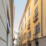 Modern & Stylish Apartment In Como City By Rent All Como