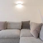 Modern & Stylish Apartment In Como City By Rent All Como