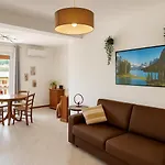 Lake View Apartment - Parking Included