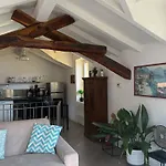 Skyway Apartment With Private Lake View Terrace