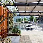 Lago Dorato Marina Lodge - Lakefront