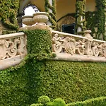 Charming Glicine And Azalea House Art And Colour With Lakeview