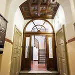 Como Design Apartment - Bymyhomeincomo