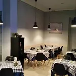 Gira Guest House