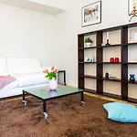 Stylish Joivy Flat With Garden