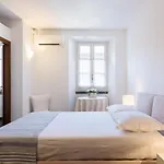 Palazzo Del Pero Luxury Attic - Bymyhomeincomo