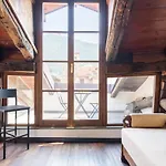 Palazzo Del Pero Luxury Attic - Bymyhomeincomo